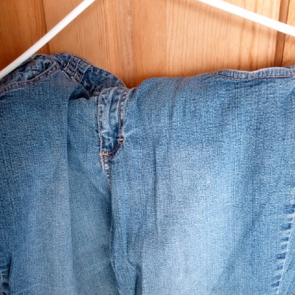 St. John's Bay Blue Capris
